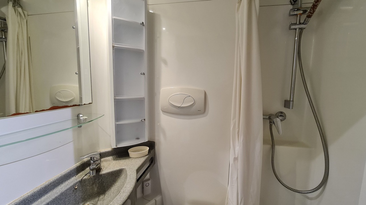 Photo of Bathroom in Notre-Dame-des-Champs