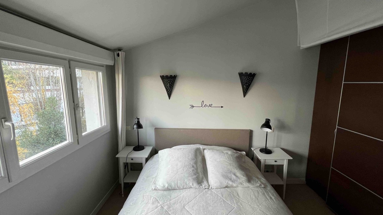 Photo of Bedroom in Suresnes