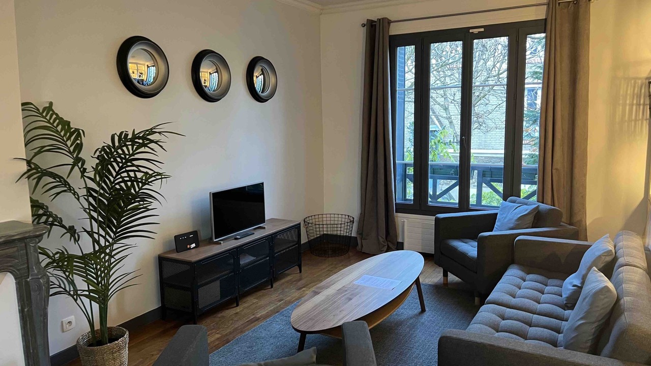 Photo of Livingroom in Suresnes