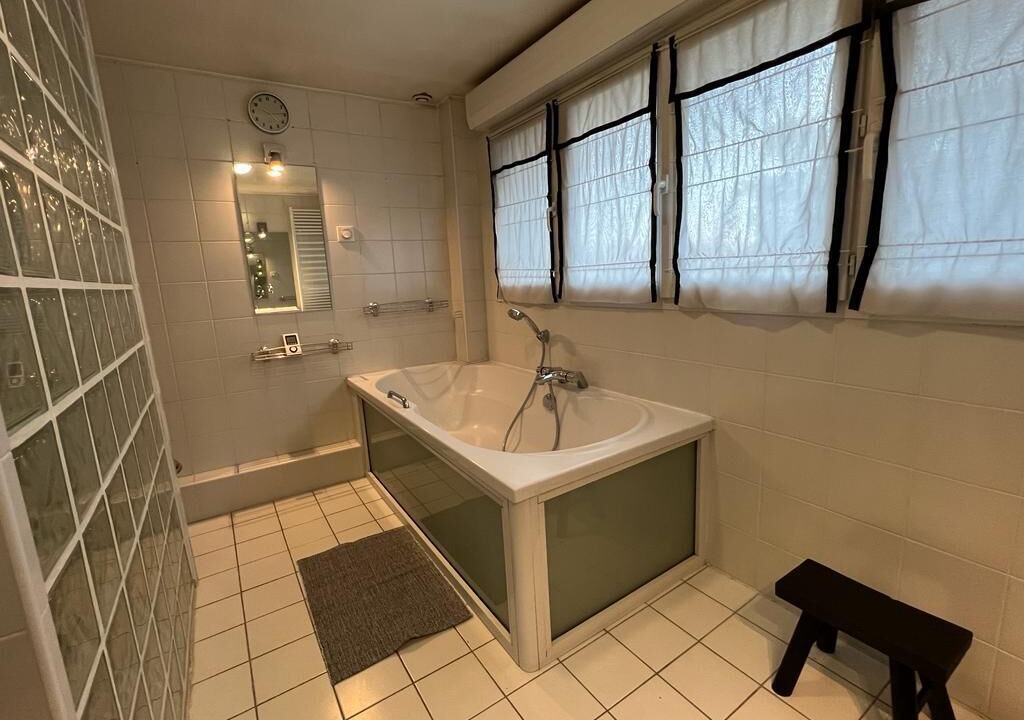 Photo of Bathroom in Suresnes