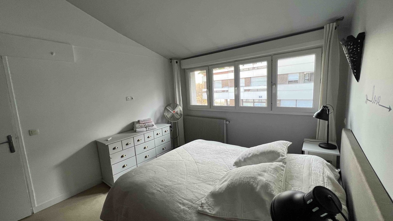 Photo of Bedroom in Suresnes