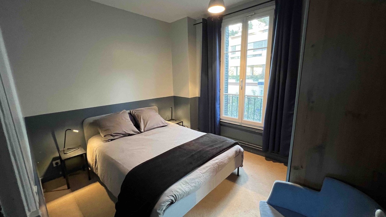 Photo of Bedroom in Suresnes