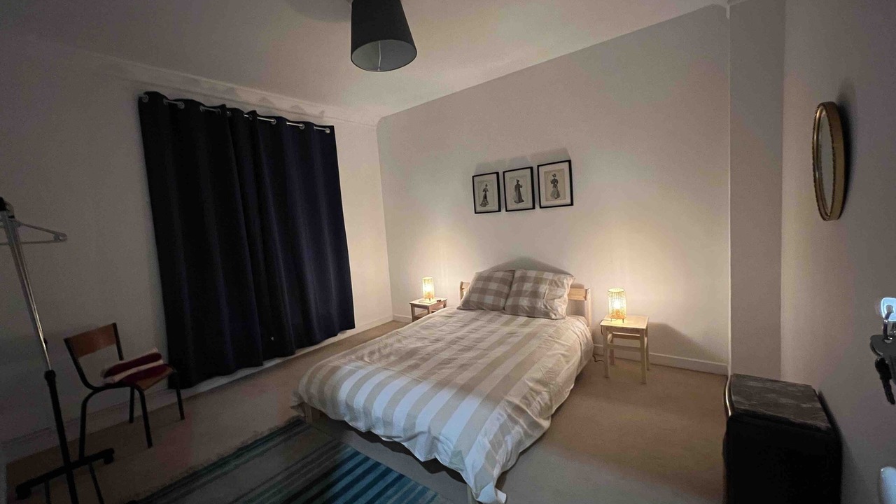 Photo of Bedroom in Suresnes