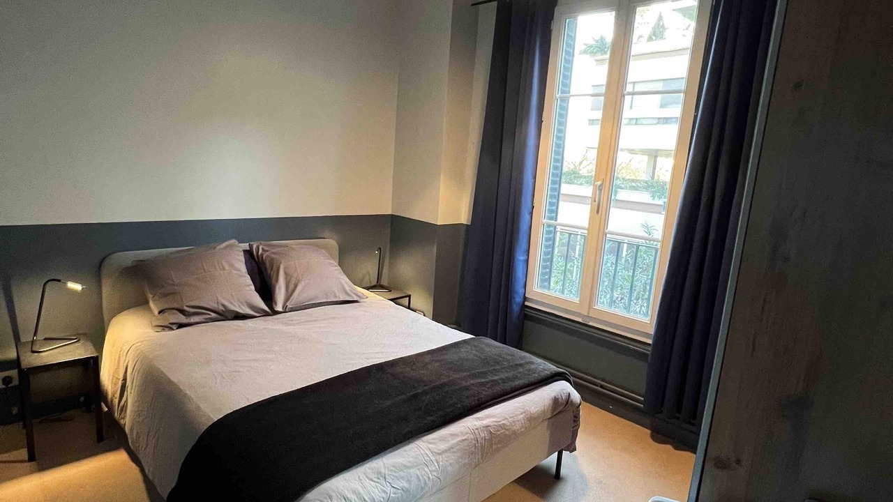 Photo of Bedroom in Suresnes