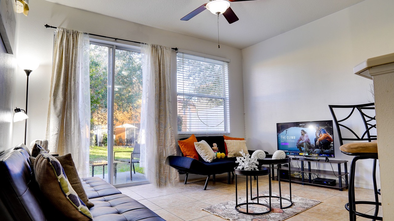 Photo of Livingroom in Crestwynd Bay