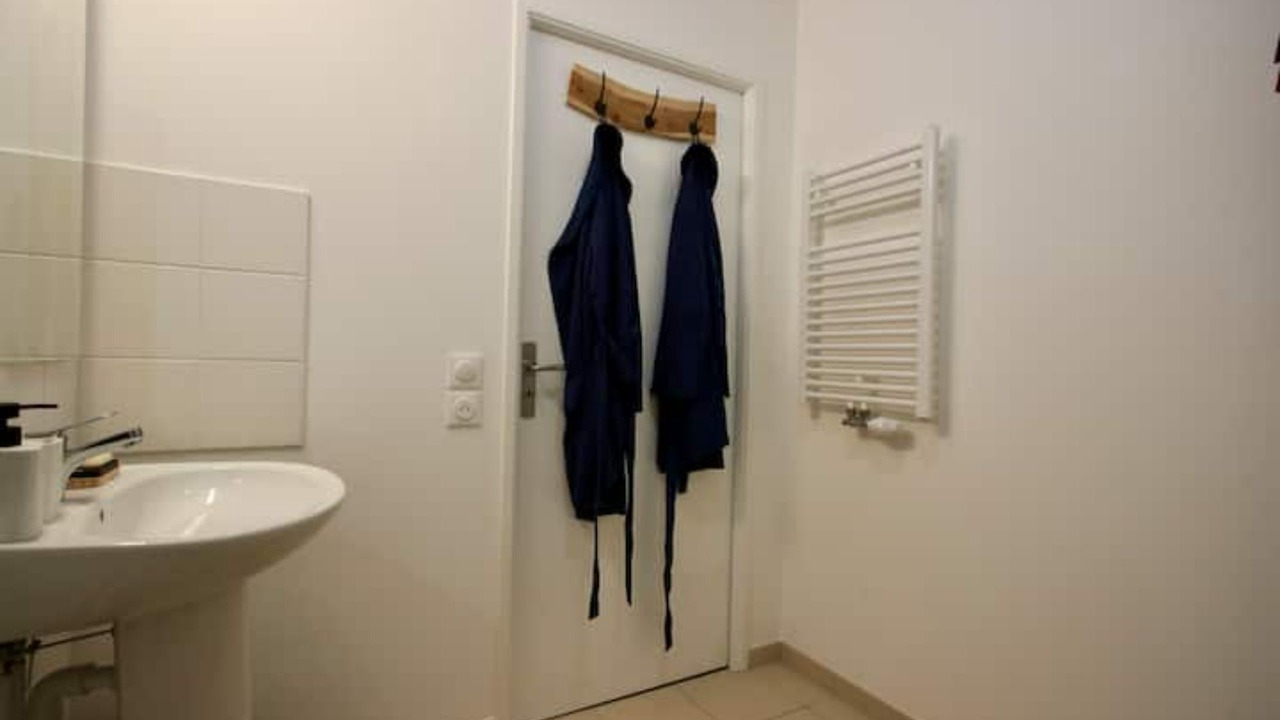 Photo of Bathroom in Noisy-le-Grand