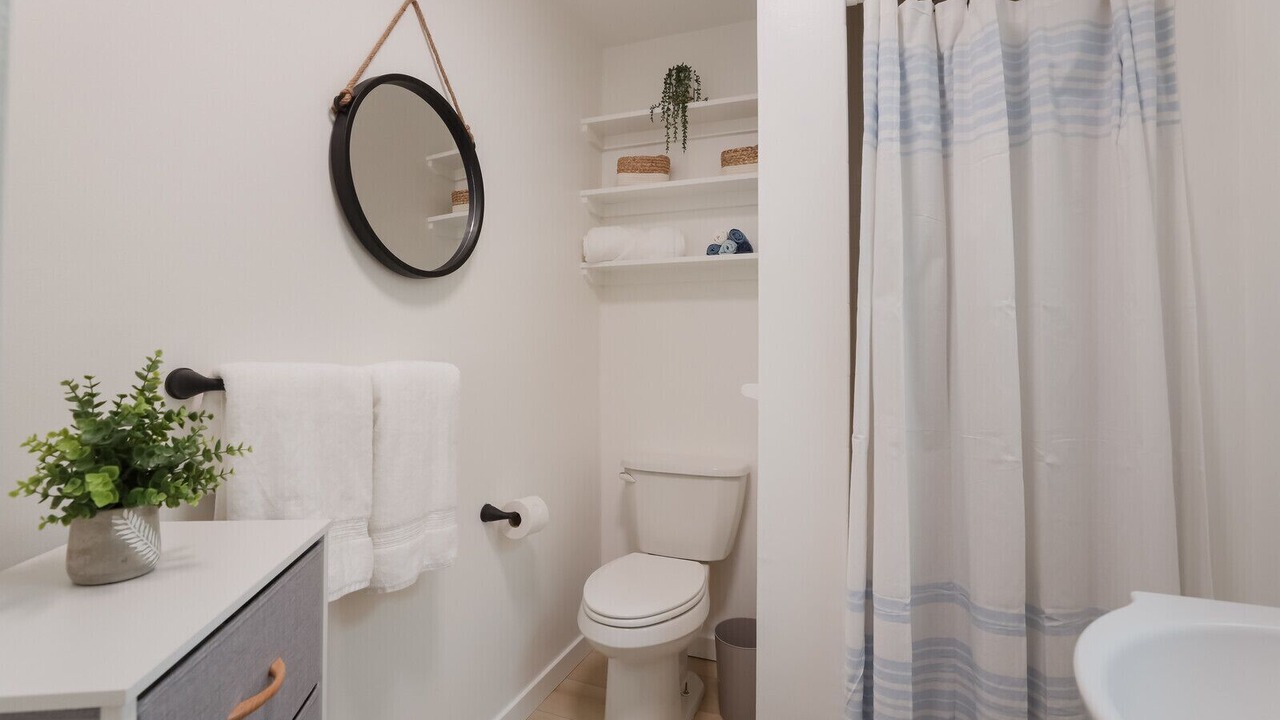 Photo of Bathroom in Laurel Park