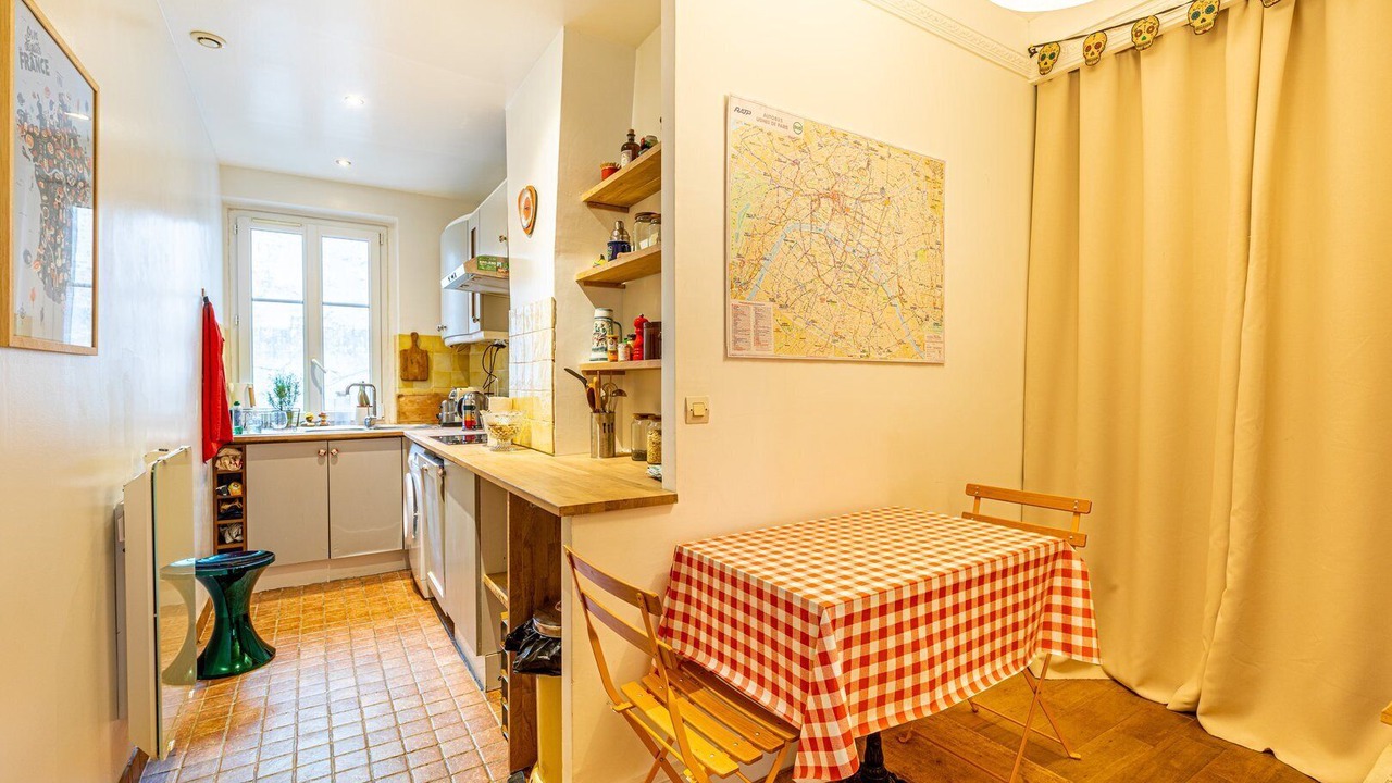 Photo of Kitchen in Quartier de la Folie-Mericourt