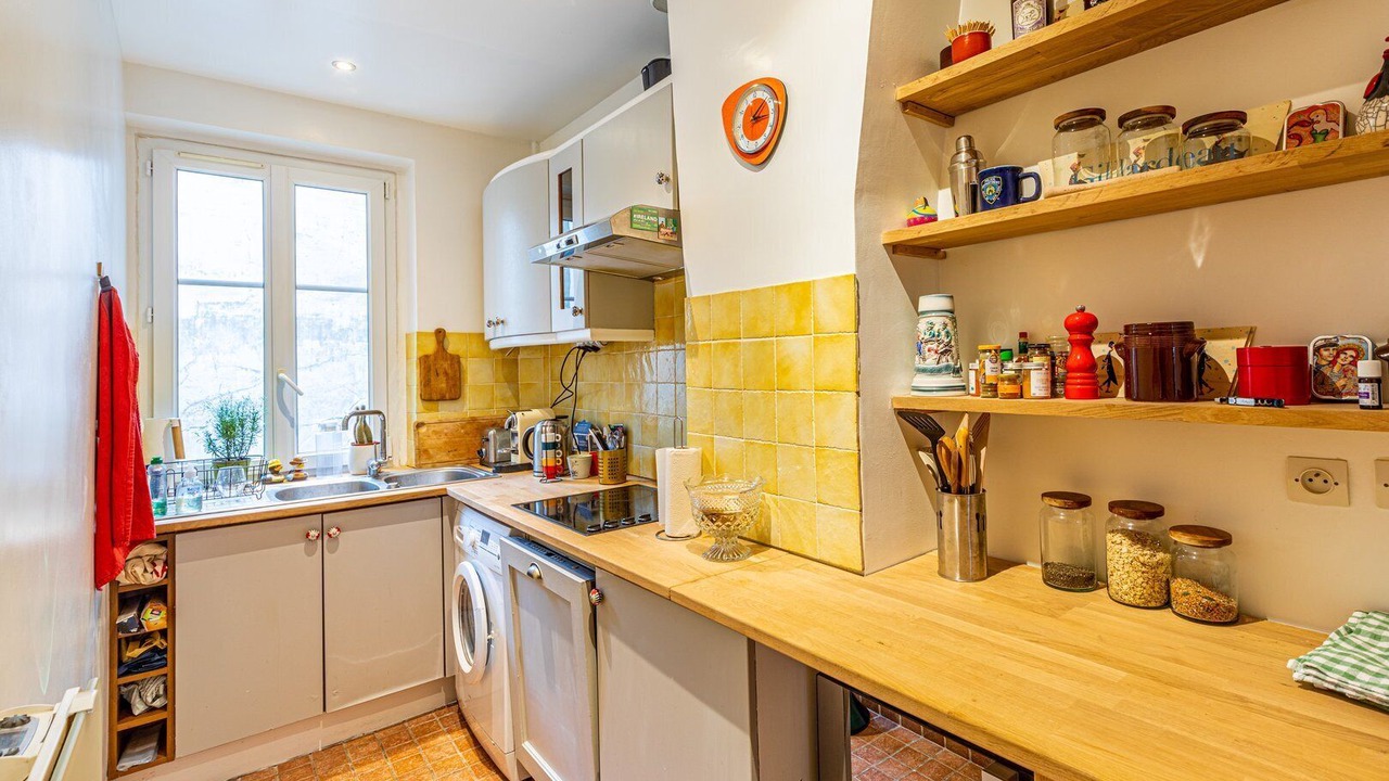 Photo of Kitchen in Quartier de la Folie-Mericourt