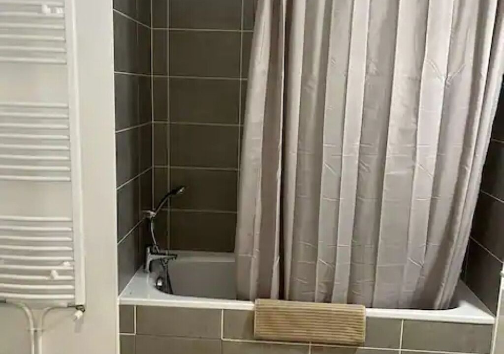 Photo of Bathroom in Villejuif