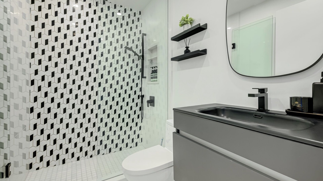 Photo of Bathroom in Fashion District