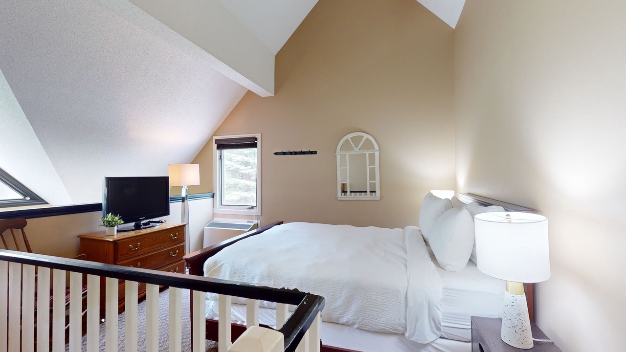 Photo of Bedroom in Craigleith