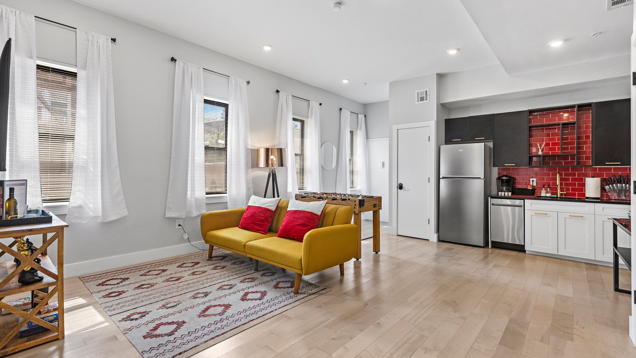 Photo of Livingroom in Ironbound District