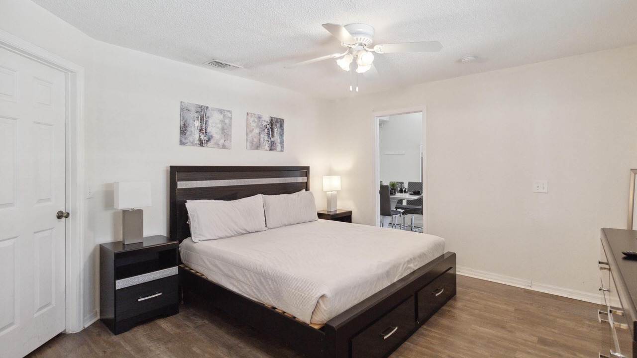 Photo of Bedroom in Thousand Oaks