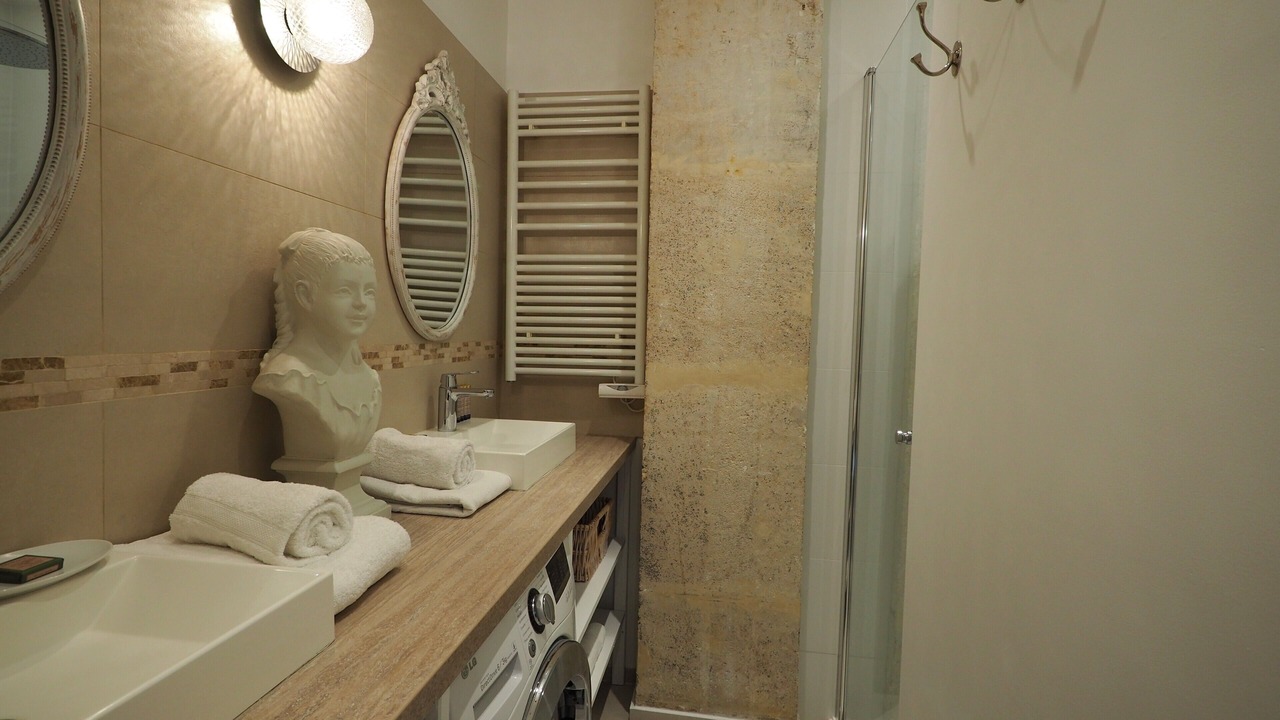 Photo of Bathroom in Notre-Dame-des-Champs