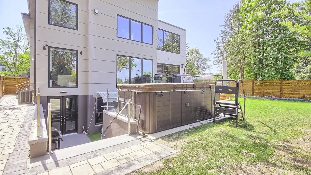 Photo of Outdoor in Willowdale