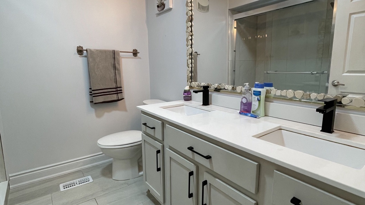 Photo of Bathroom in Amherstburg