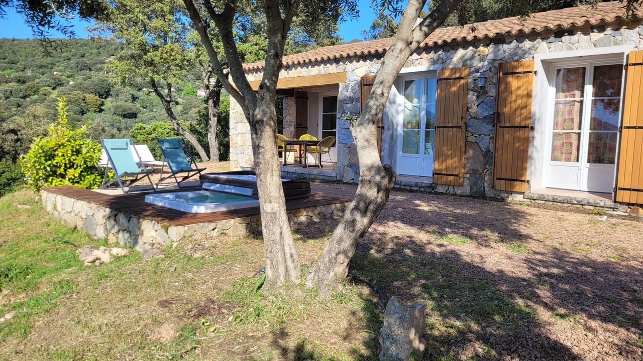 Photo of Patio Balcony in Granace