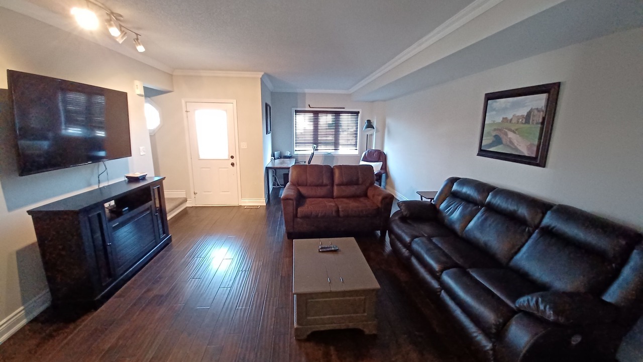 Photo of Livingroom in Barrie