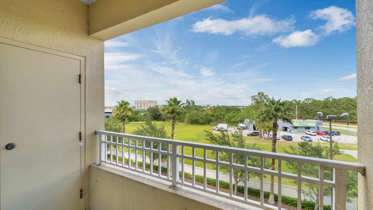 Photo of Patio Balcony in Florida Center
