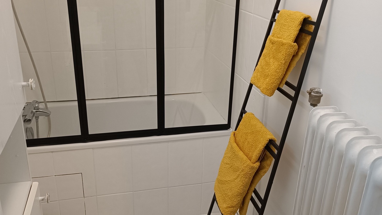 Photo of Bathroom in Chelles