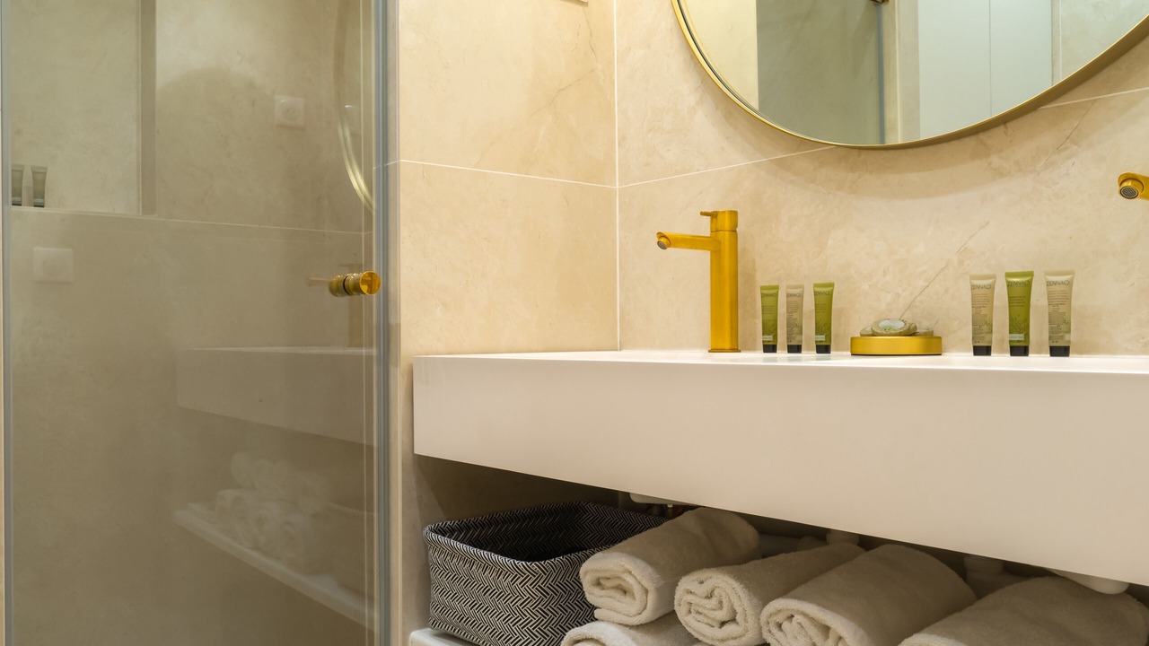 Photo of Bathroom in Quartier du Mail