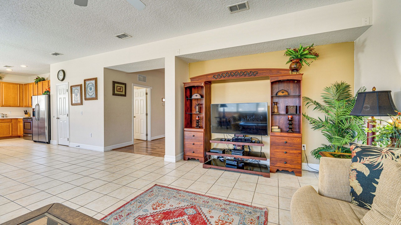 Photo of Livingroom in Windwood Bay