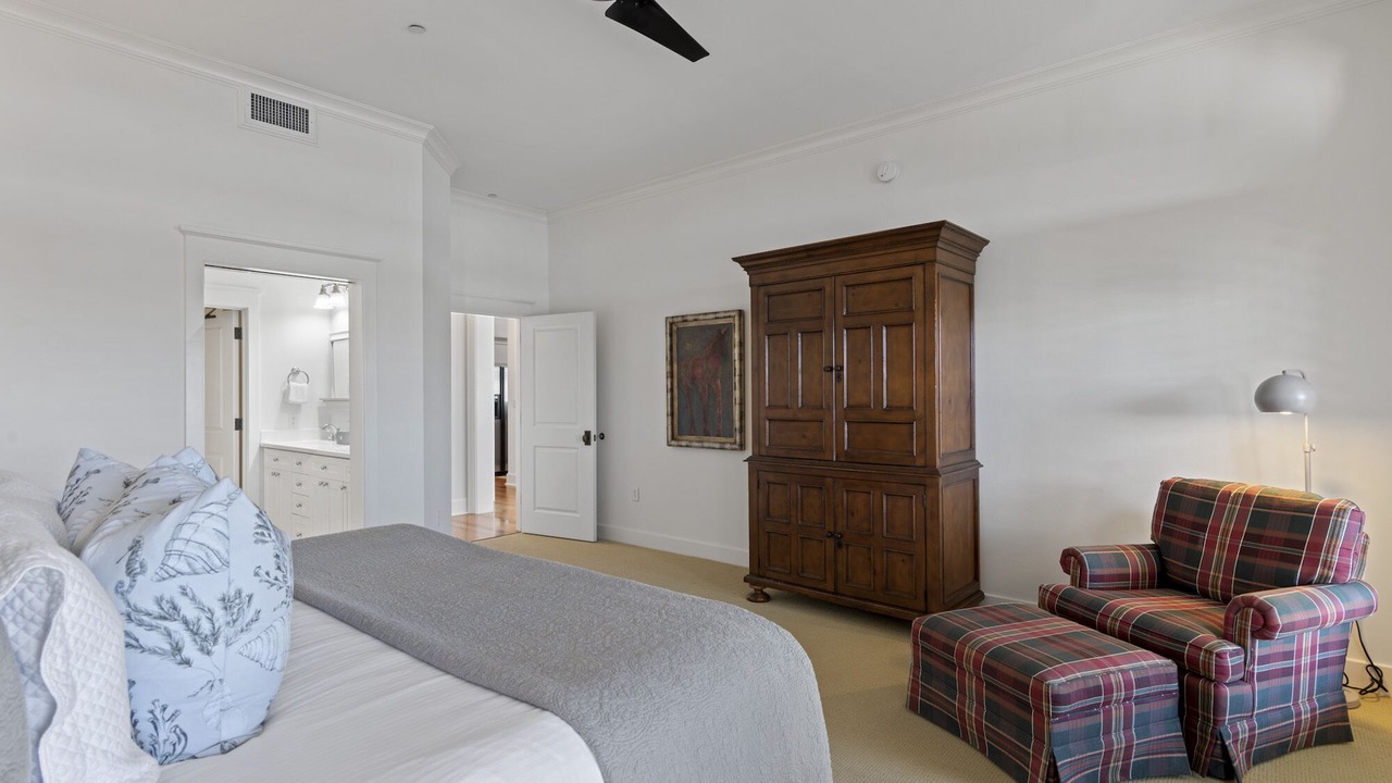 Photo of Bedroom in Beach District