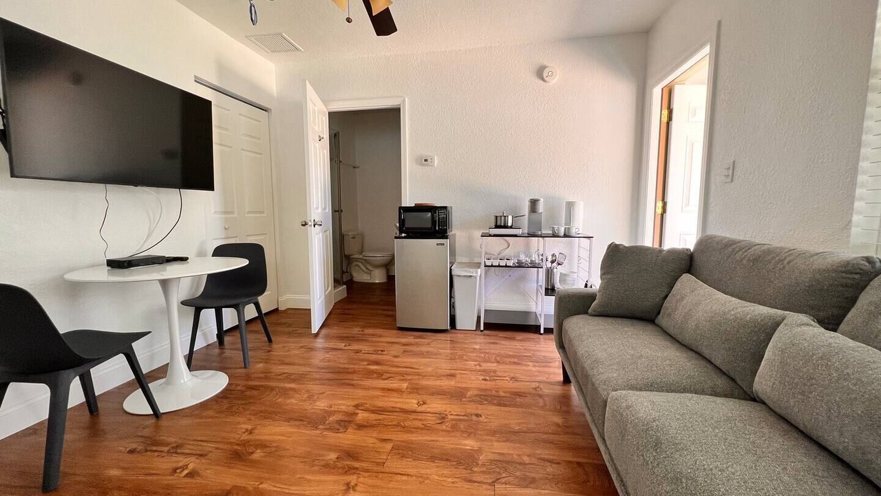 Photo of Livingroom in Historic Old Northeast