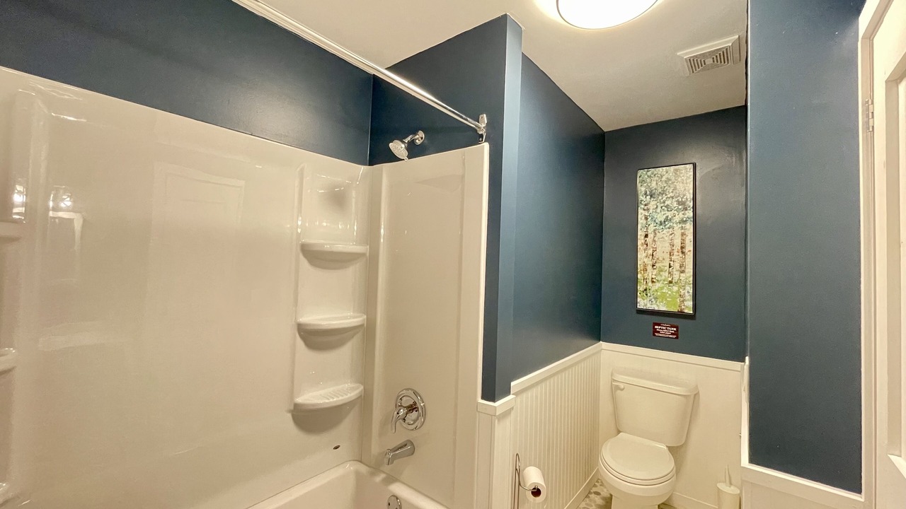 Photo of Bathroom in Campbellford