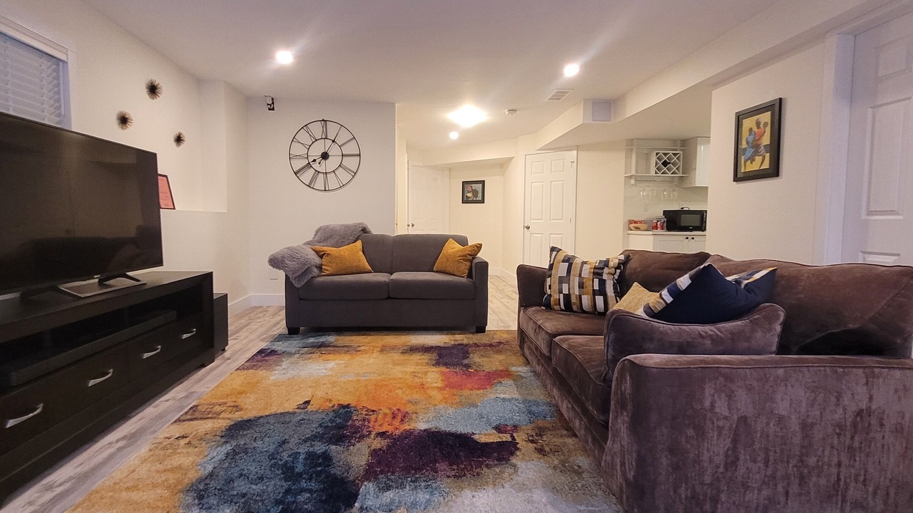 Photo of Livingroom in Amherstview