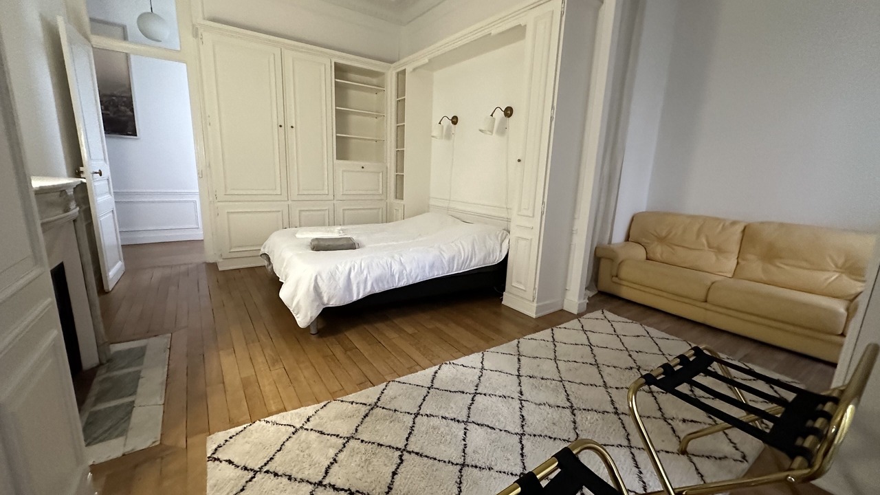Photo of Bedroom in 17th Arrondissement