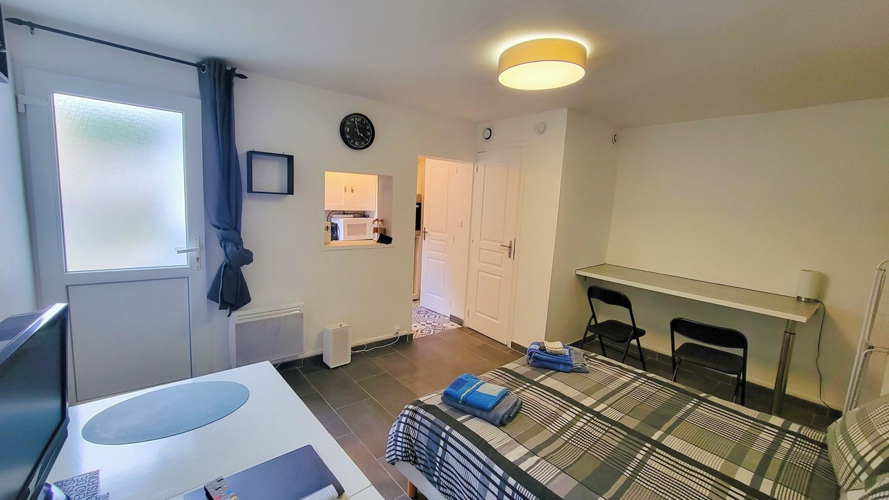 Photo of Bedroom in L'Economie