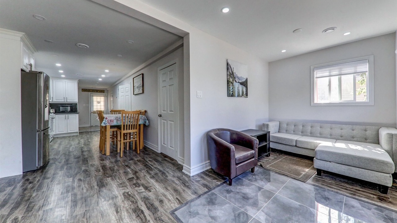 Photo of Livingroom in Scugog