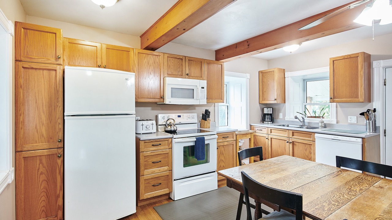 Photo of Kitchen in Edwardsburgh/Cardinal