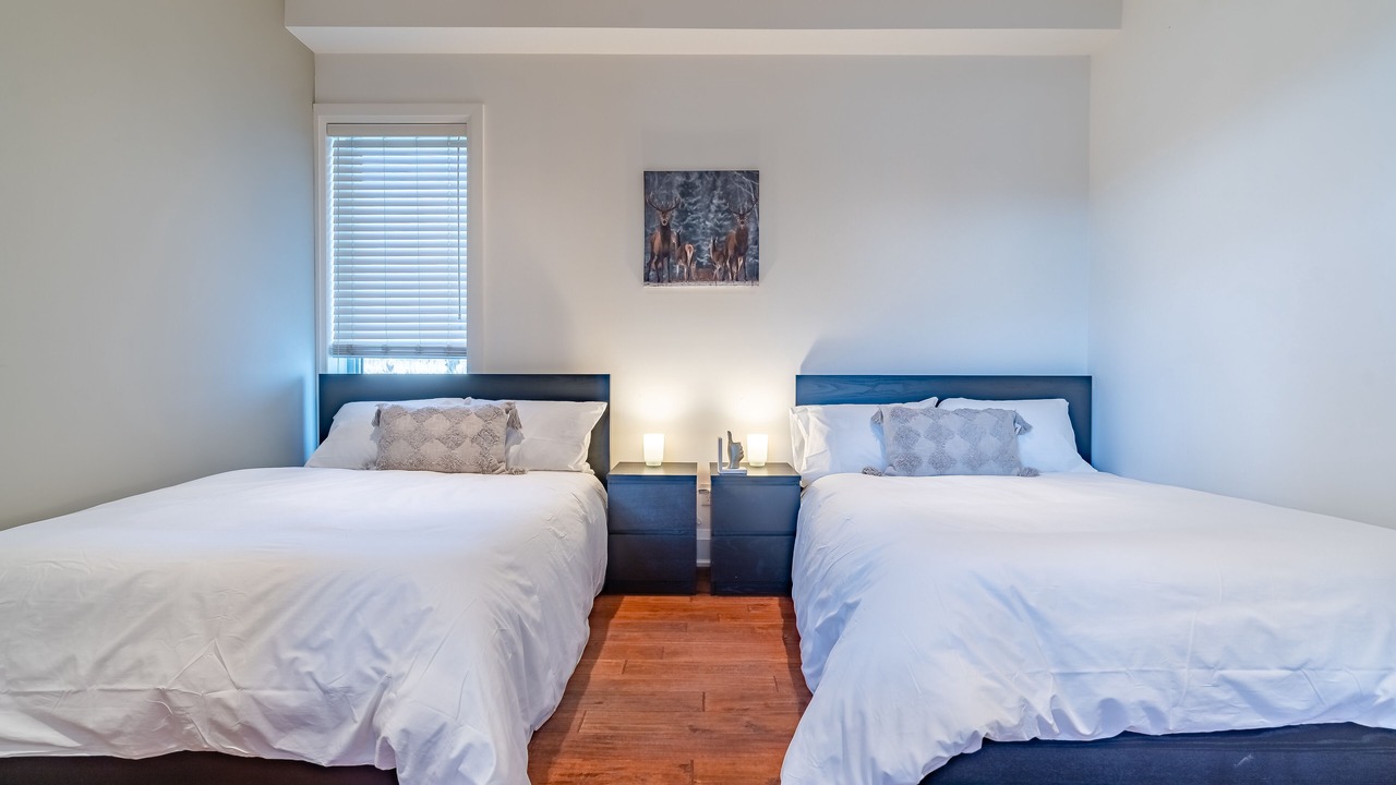 Photo of Bedroom in Mono