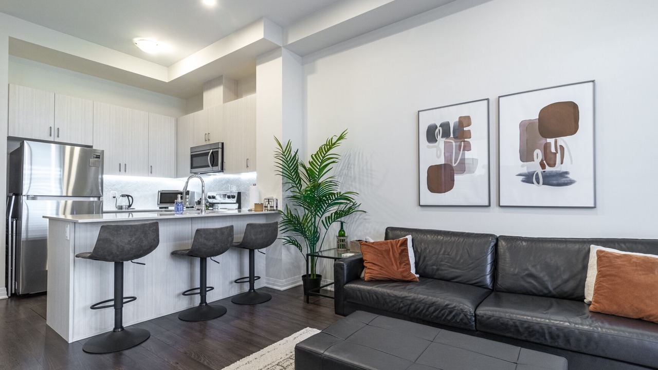 Photo of Livingroom in Halton Regional Municipality