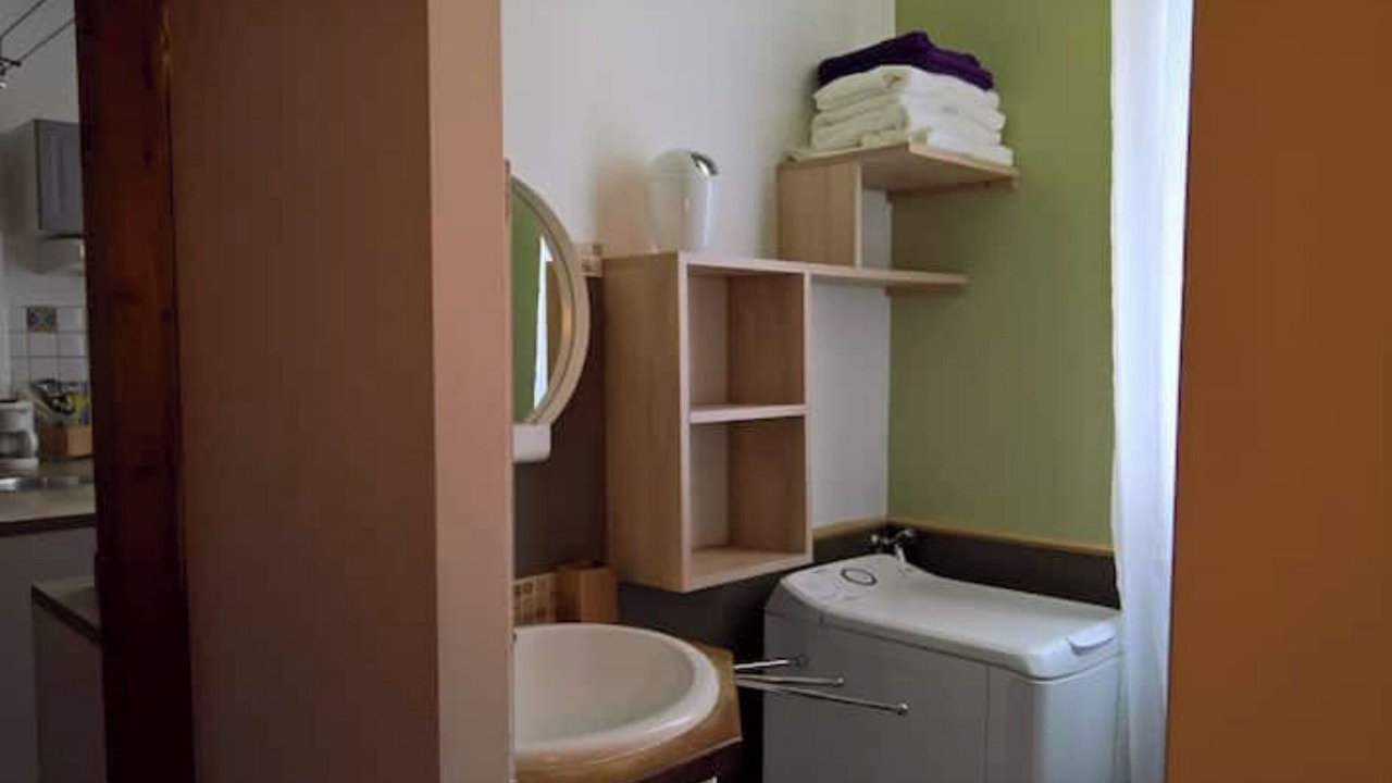 Photo of Bathroom in 20th Arrondissement
