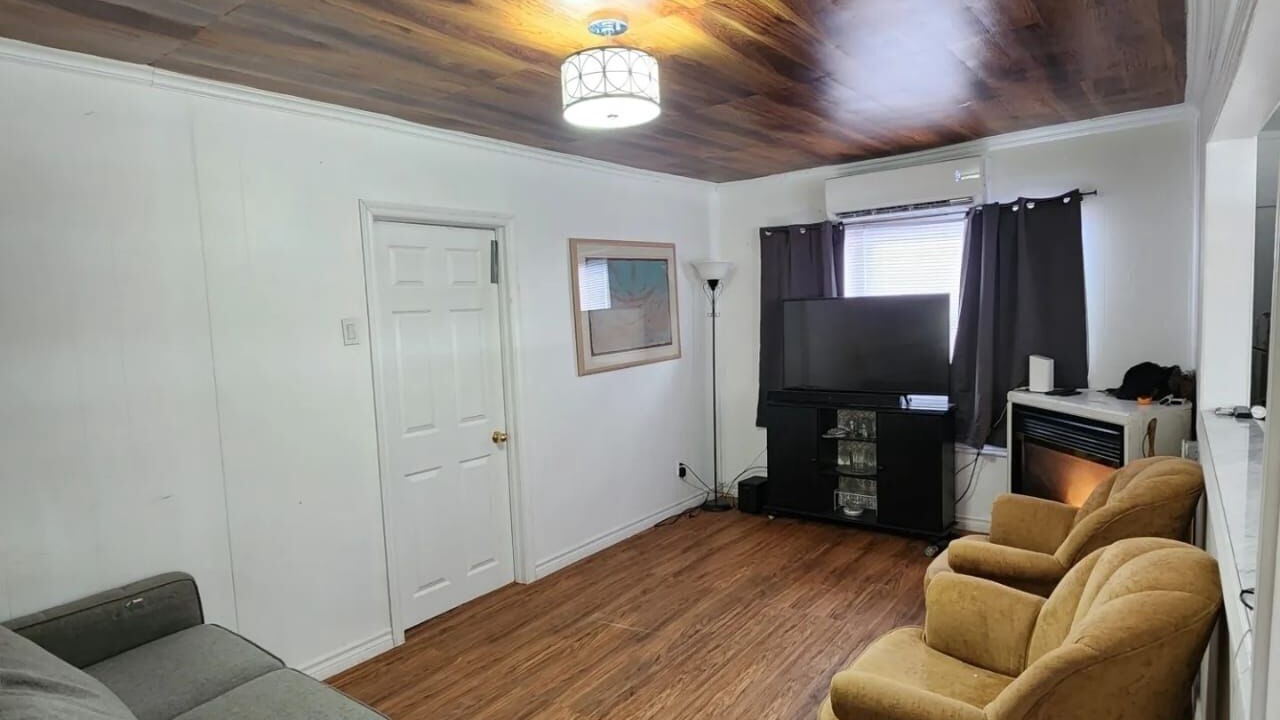 Photo of Livingroom in Wasaga Beach