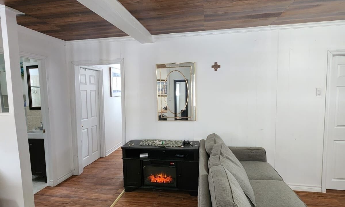 Photo of Livingroom in Wasaga Beach