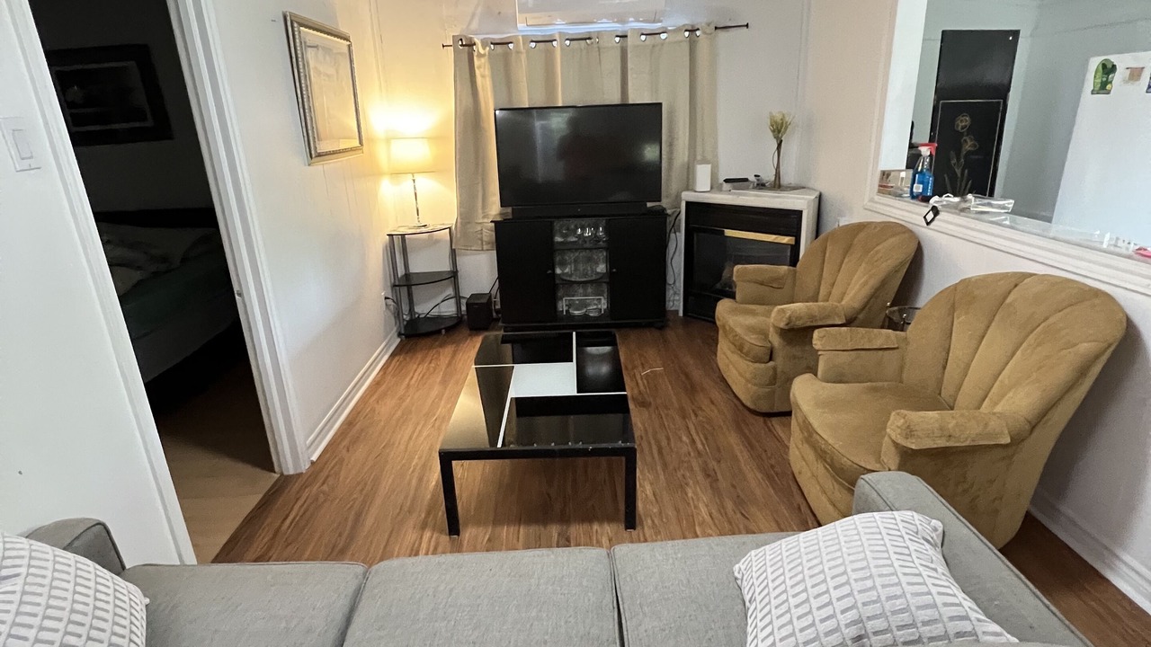 Photo of Livingroom in Wasaga Beach