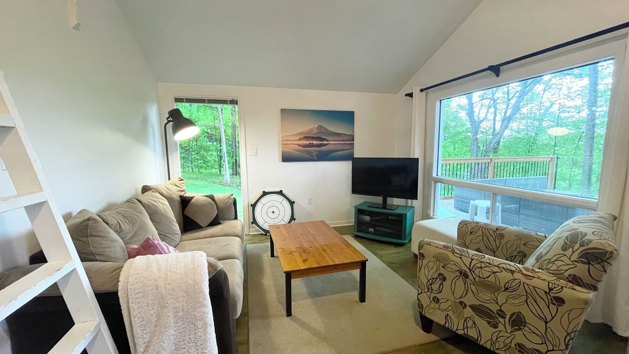 Photo of Livingroom in Frontenac
