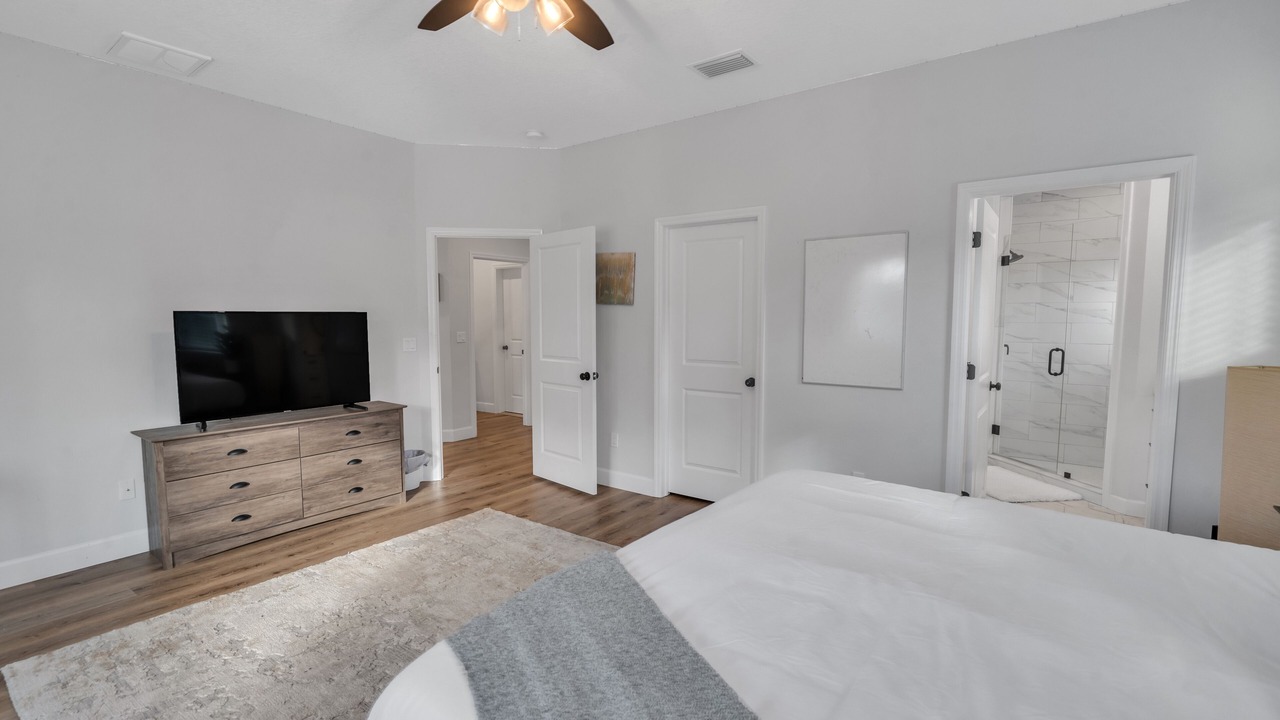 Photo of Bedroom in Meadowlawn