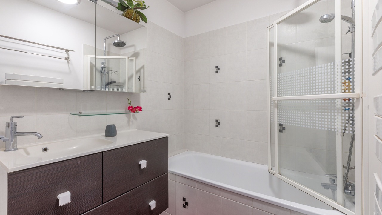 Photo of Bathroom in Chatillon