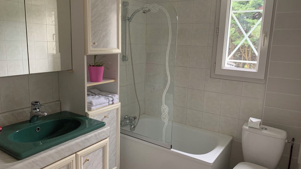 Photo of Bathroom in Chelles
