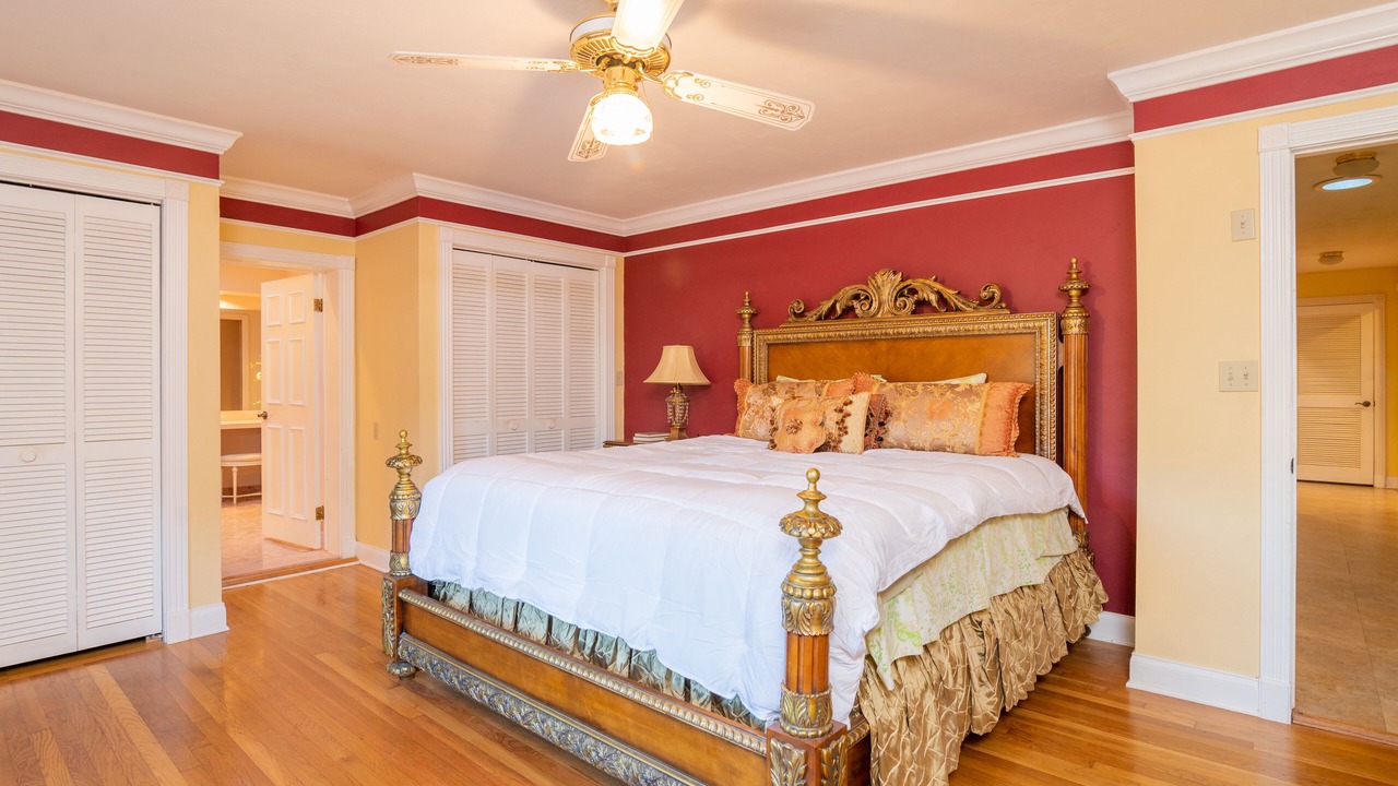 Photo of Bedroom in Cypress Gardens