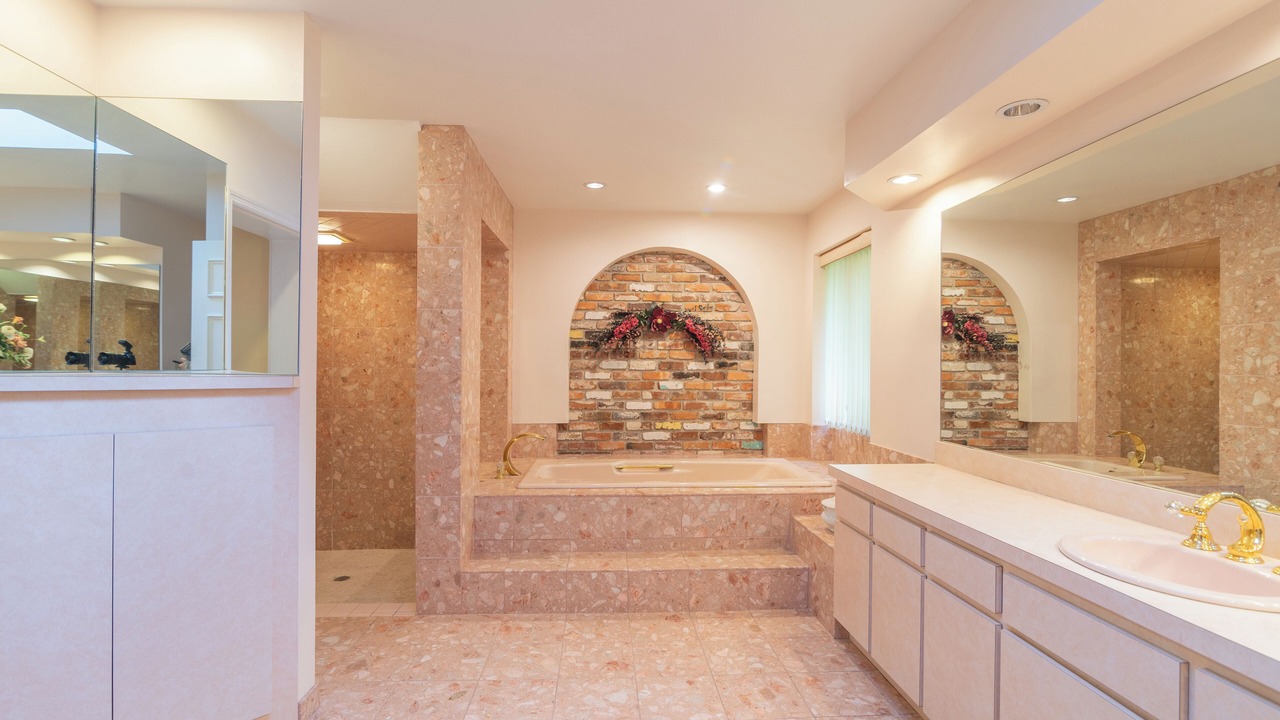 Photo of Bathroom in Cypress Gardens