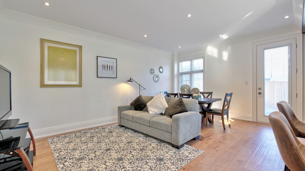 Photo of Livingroom in Mount Dennis