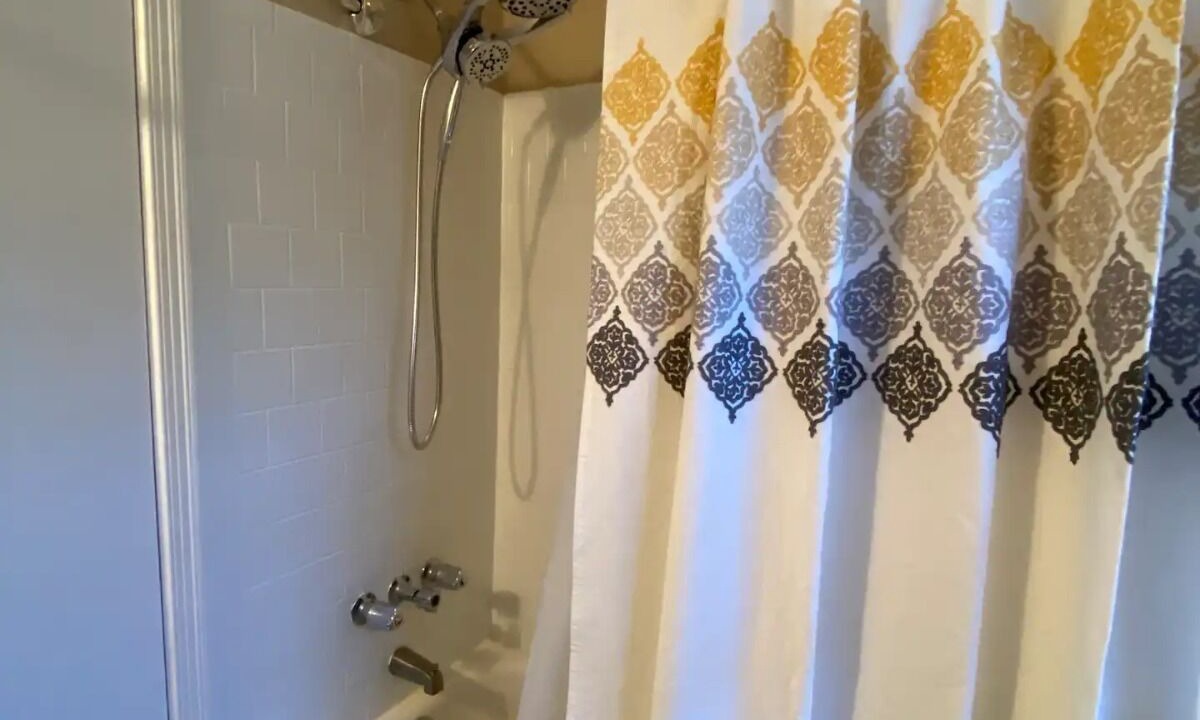 Photo of Bathroom in Gunter Afs