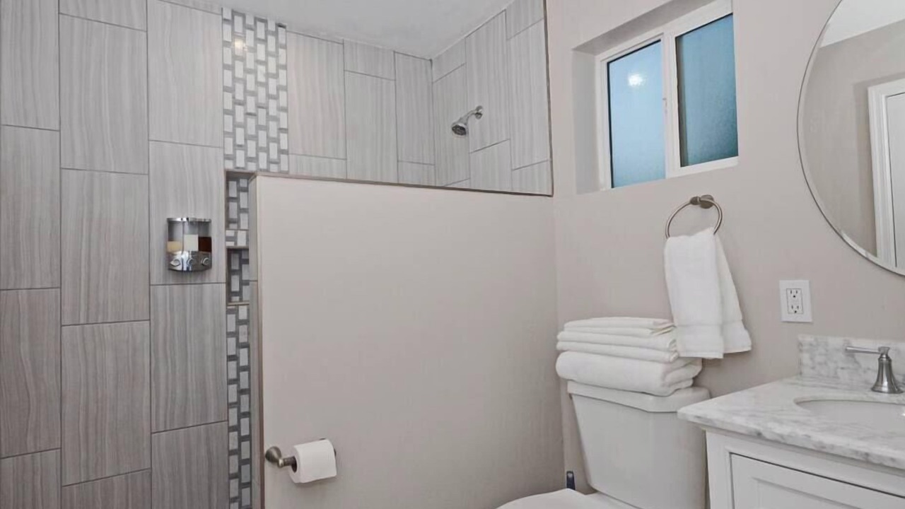 Photo of Bathroom in Iron Horse Historic District